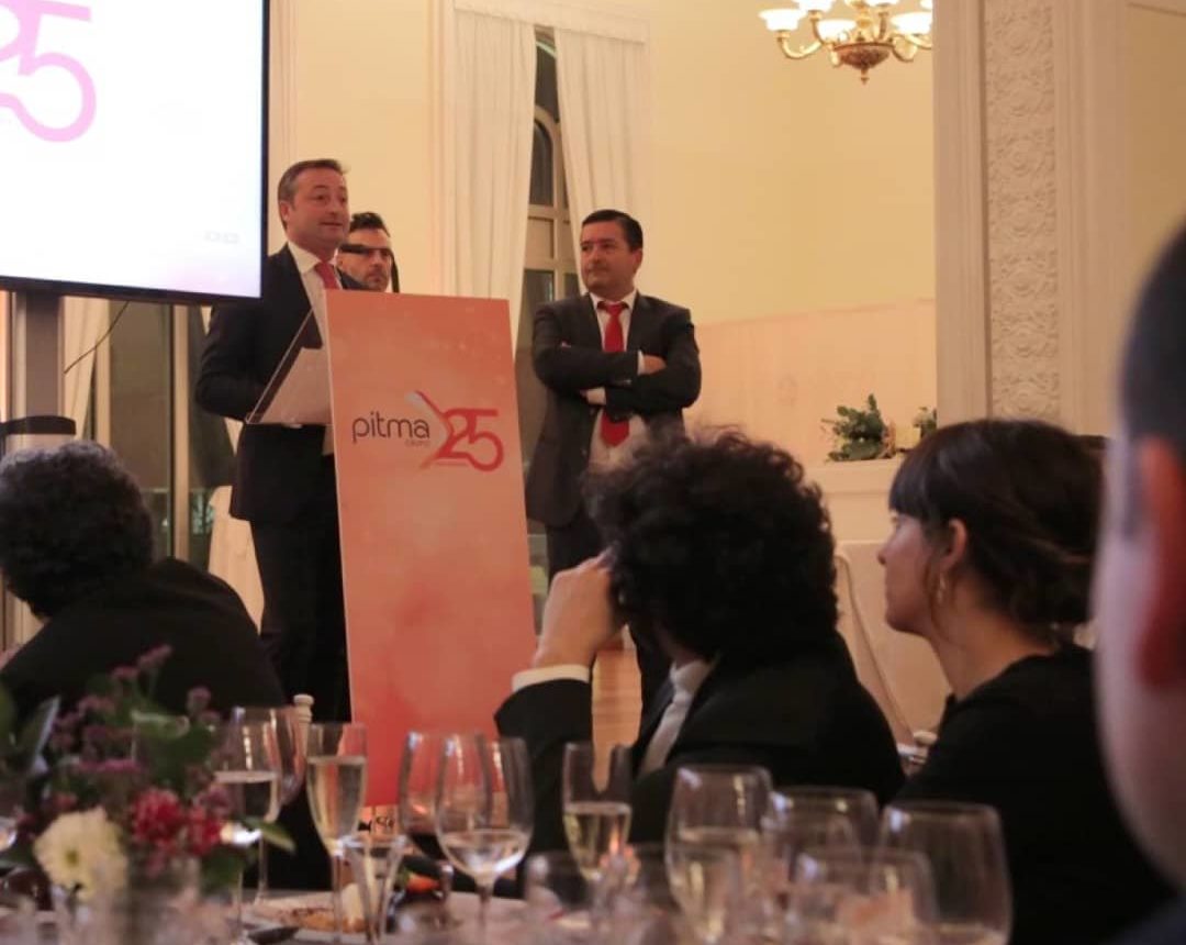 Alfredo y Pedro durante el discurso en la cena del 25 aniversario de PITMA